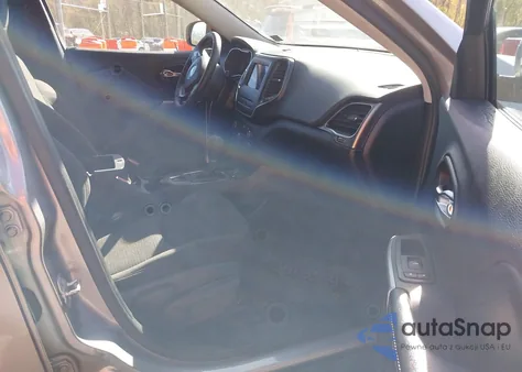 2020 Jeep Cherokee Latitude Fwd из США, поврежденный, VIN 1C4PJLCB1LD571536